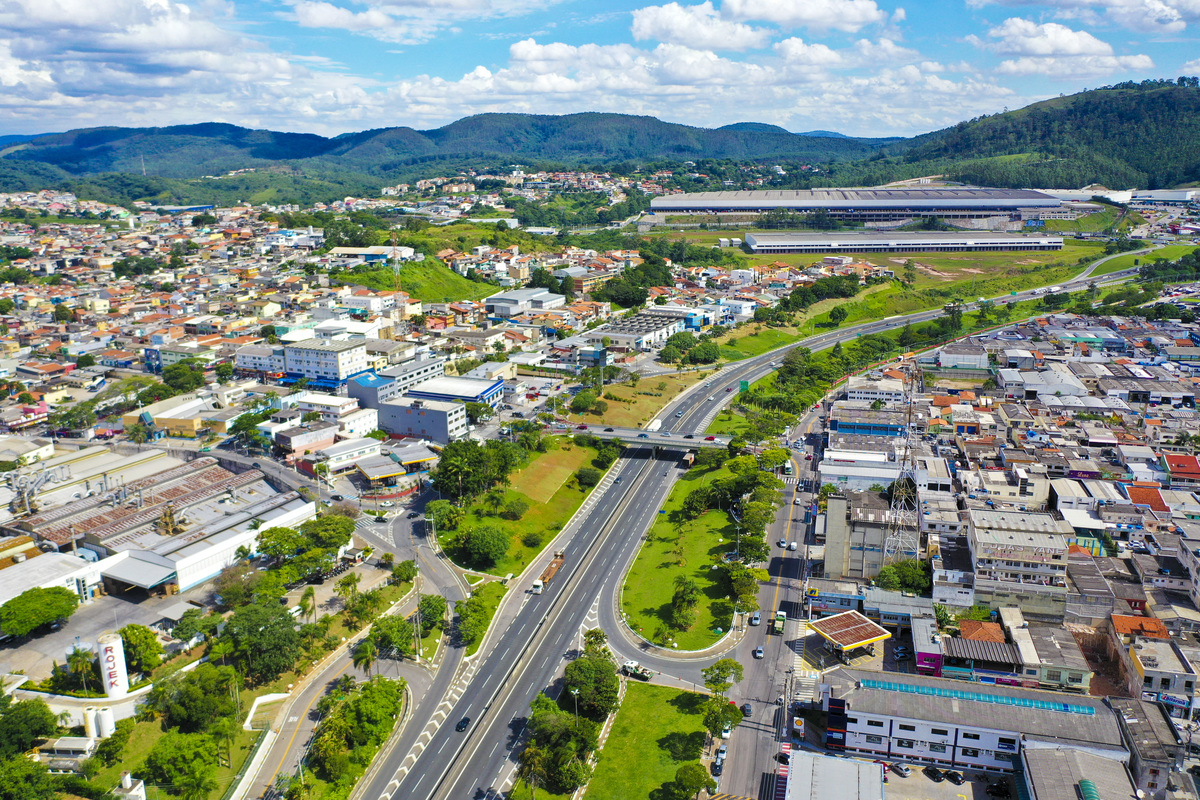 Localização estratégica — vias e conexões